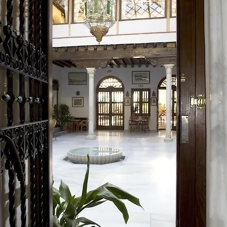 Carmen De Los Chapiteles Otel 3*