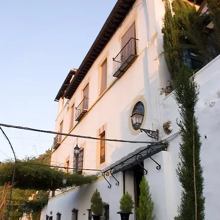 Carmen De Los Chapiteles Otel